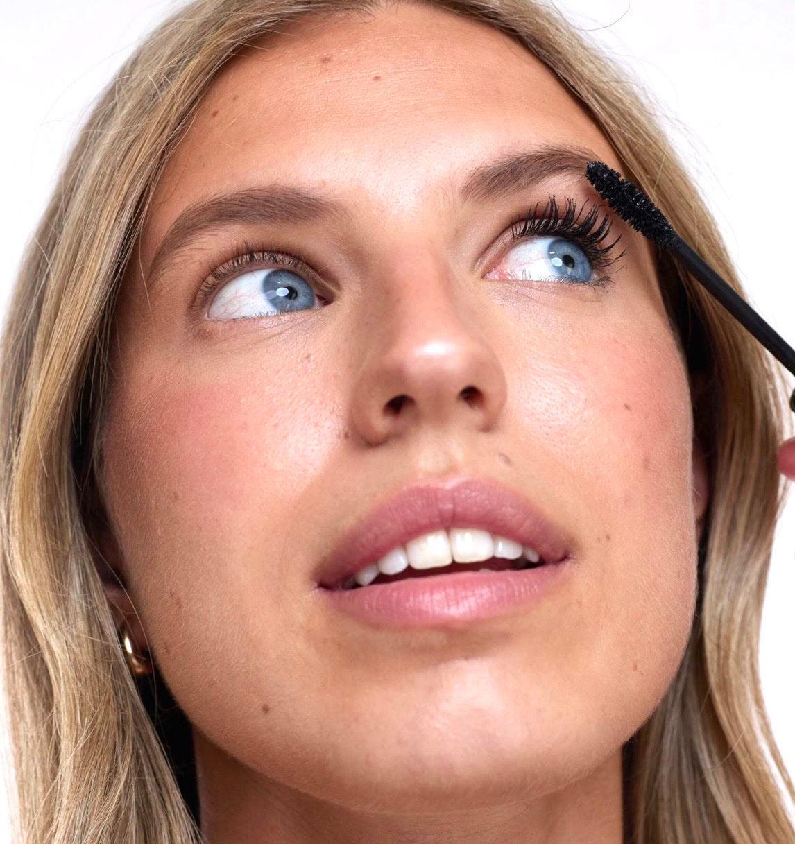 MÁSCARA DE PESTAÑAS ULTRA BLACK