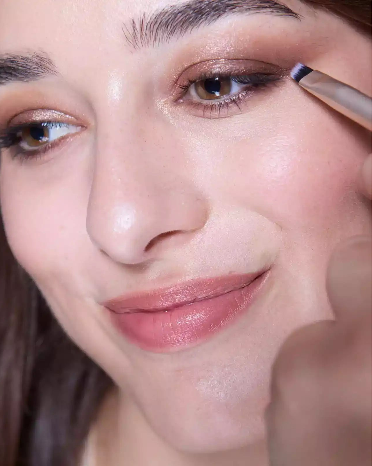 MO.04 EYELINER/DIFUMINAR